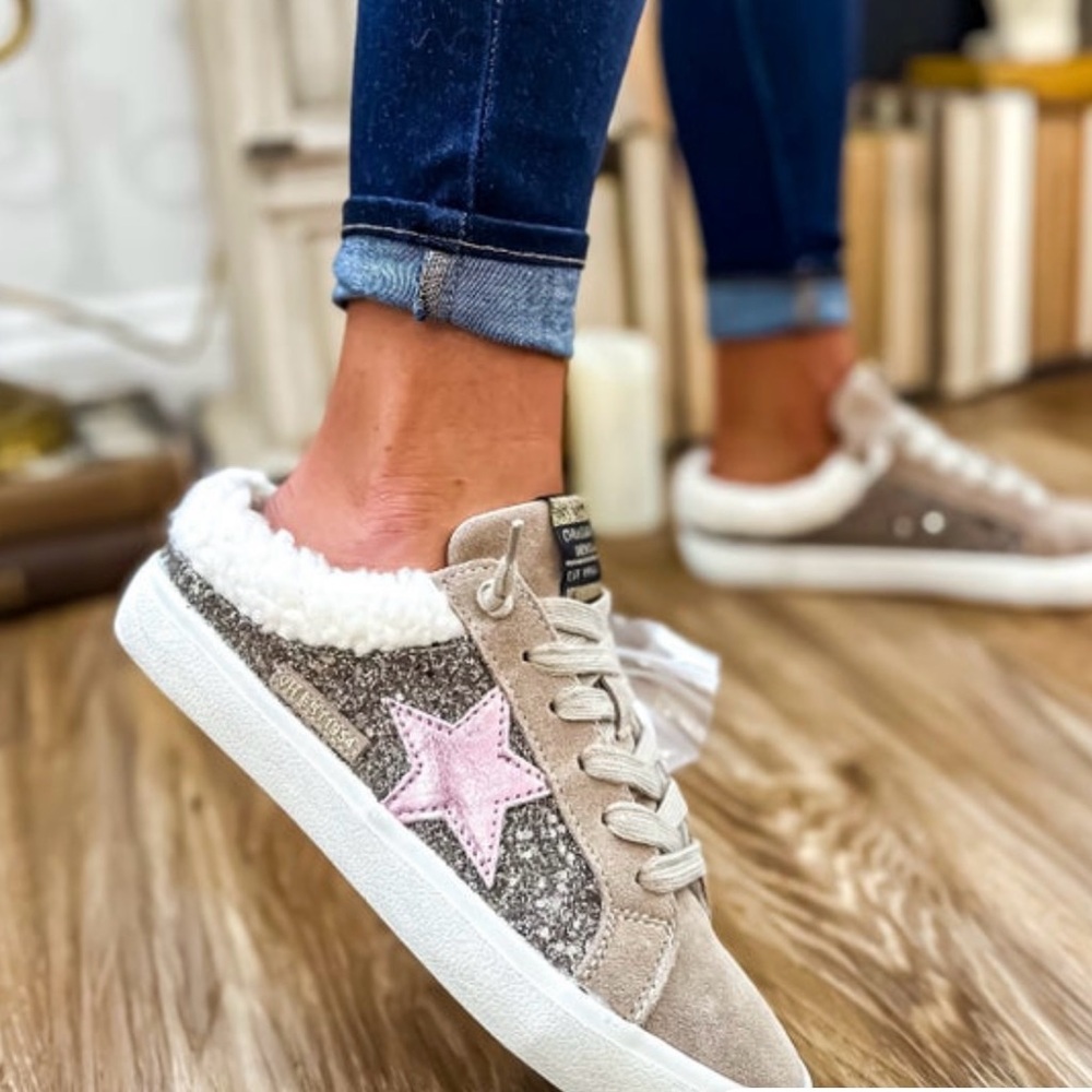 Vintage Havana Tan & Gold Glitter
Hearty Sneaker
